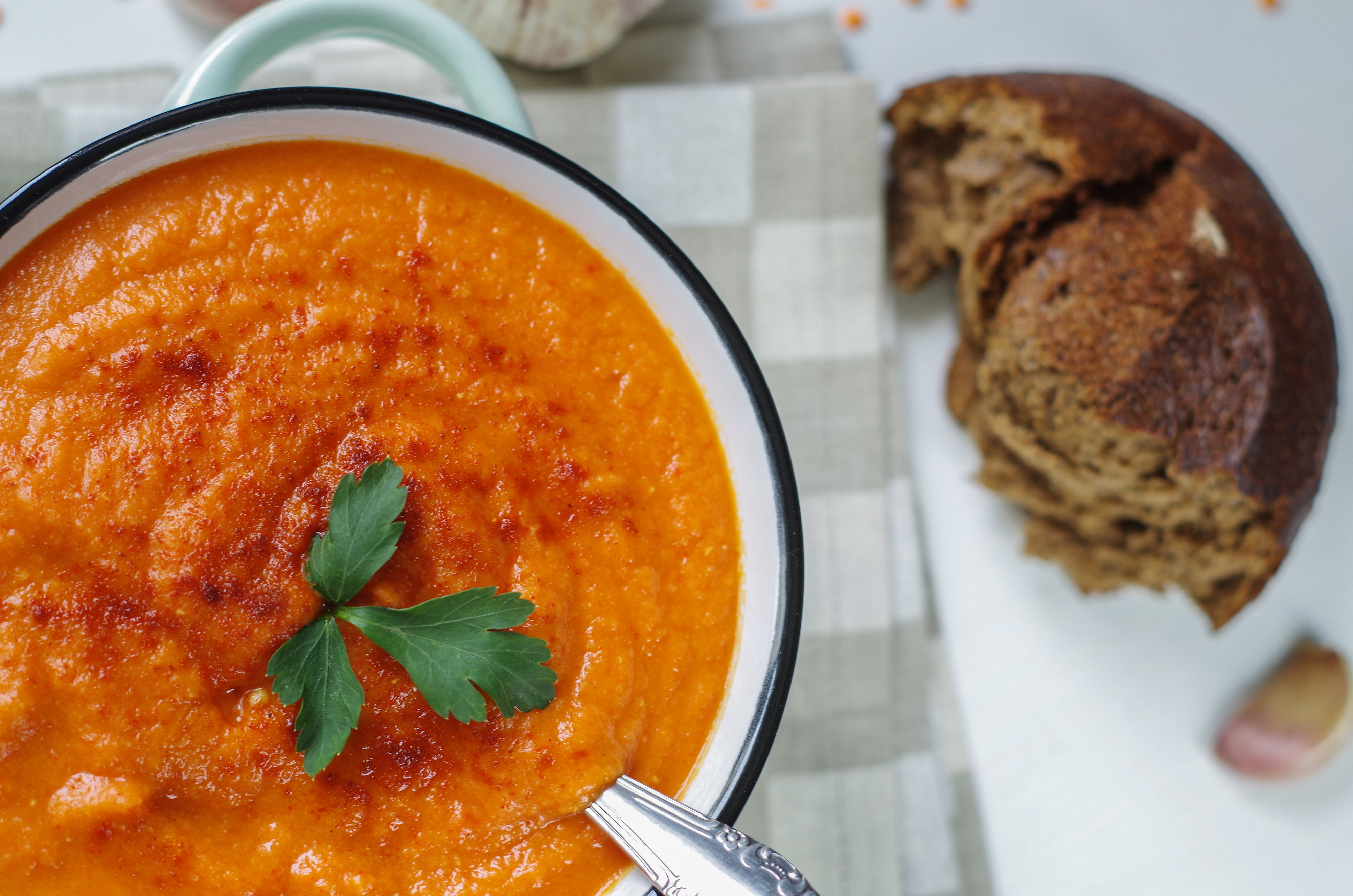 Суп из чечевицы, пряной моркови и батата