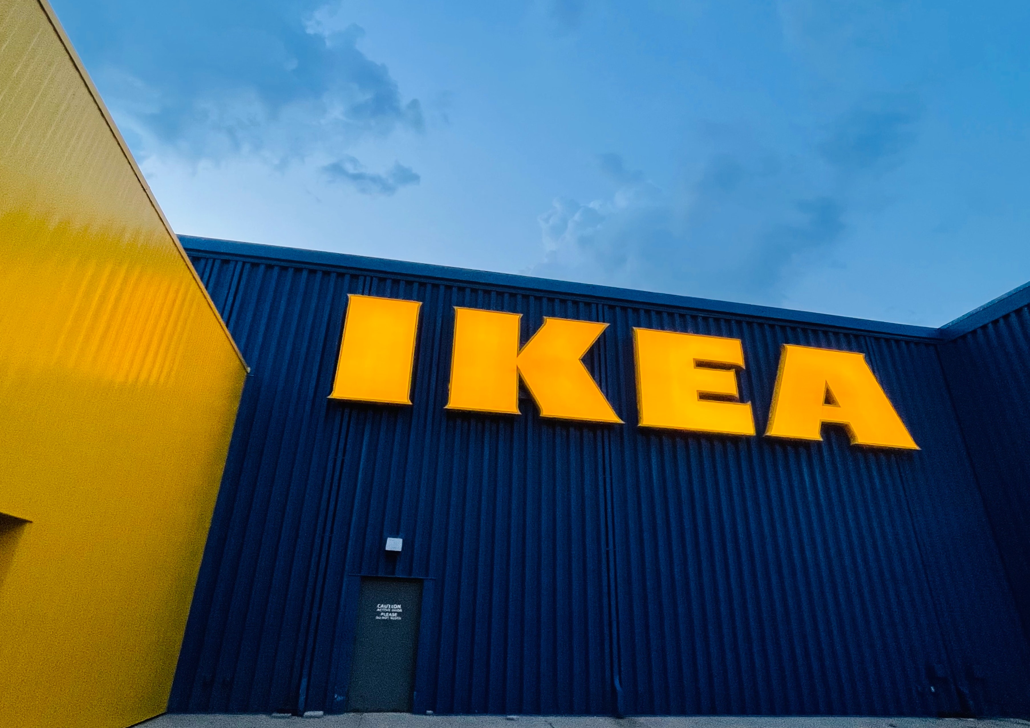 IKEA планирует выкупать и перепродавать подержанную мебель 