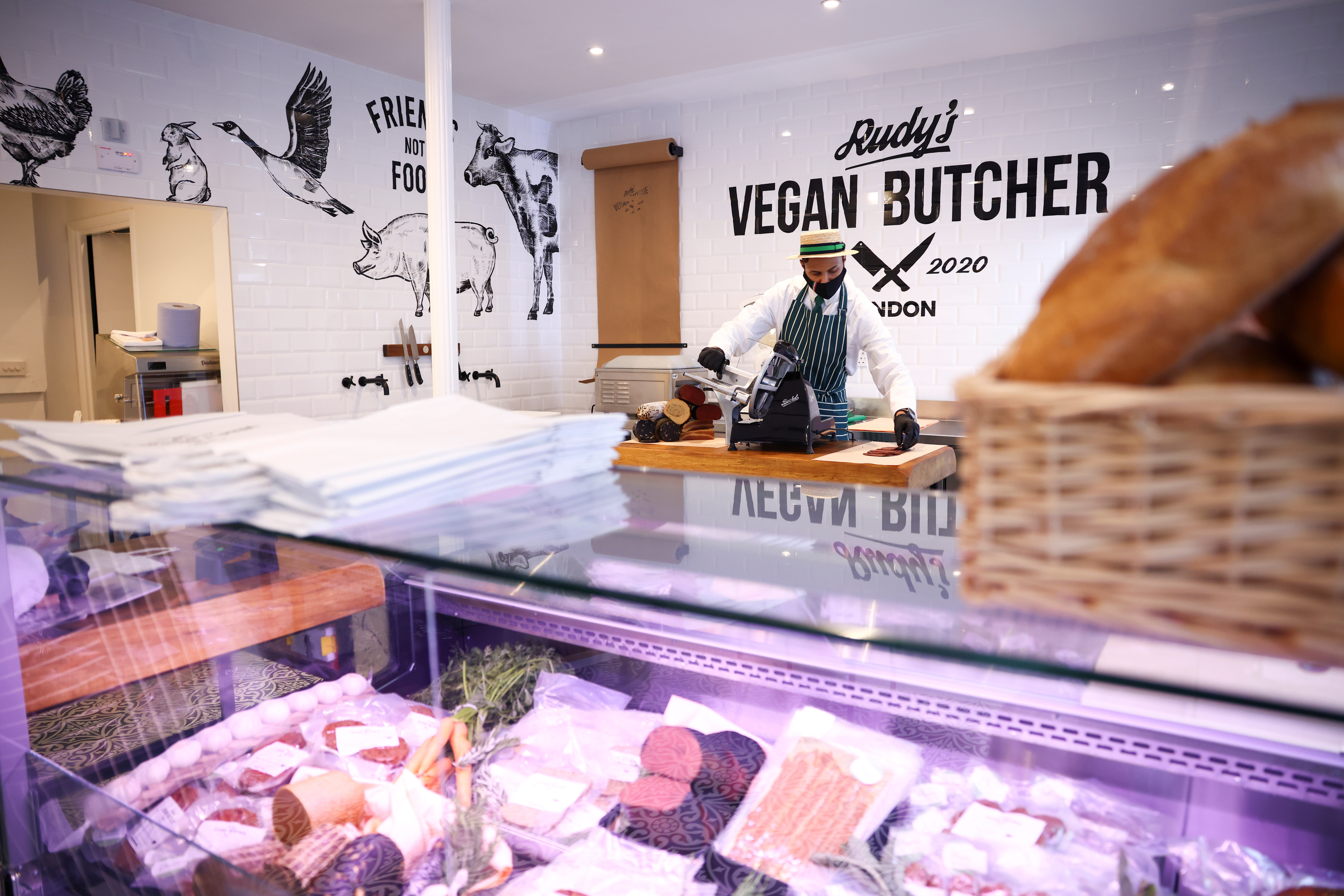 В Великобритании открылся первый веганский «мясной» магазин – и сразу объявил солд-аут