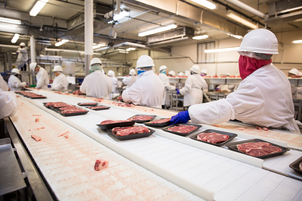 Компания  Tyson Foods закрыла свой крупнейший завод по переработке свинины из-за коронавируса