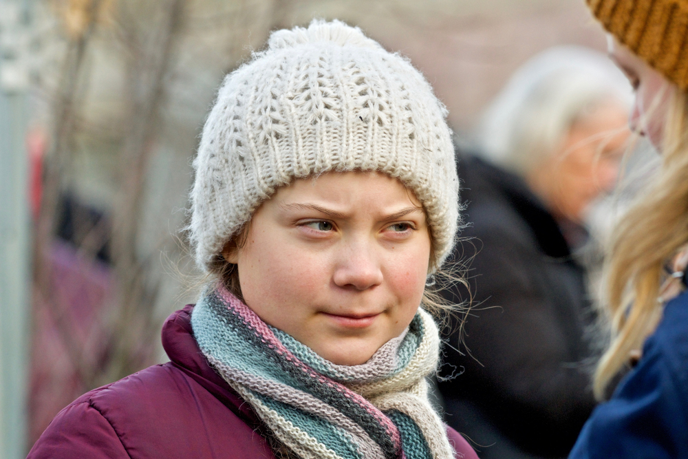 Веган-активистка Грета Тунберг призывает отнестись к изменению климата так же, как к пожару в Нотр-Даме