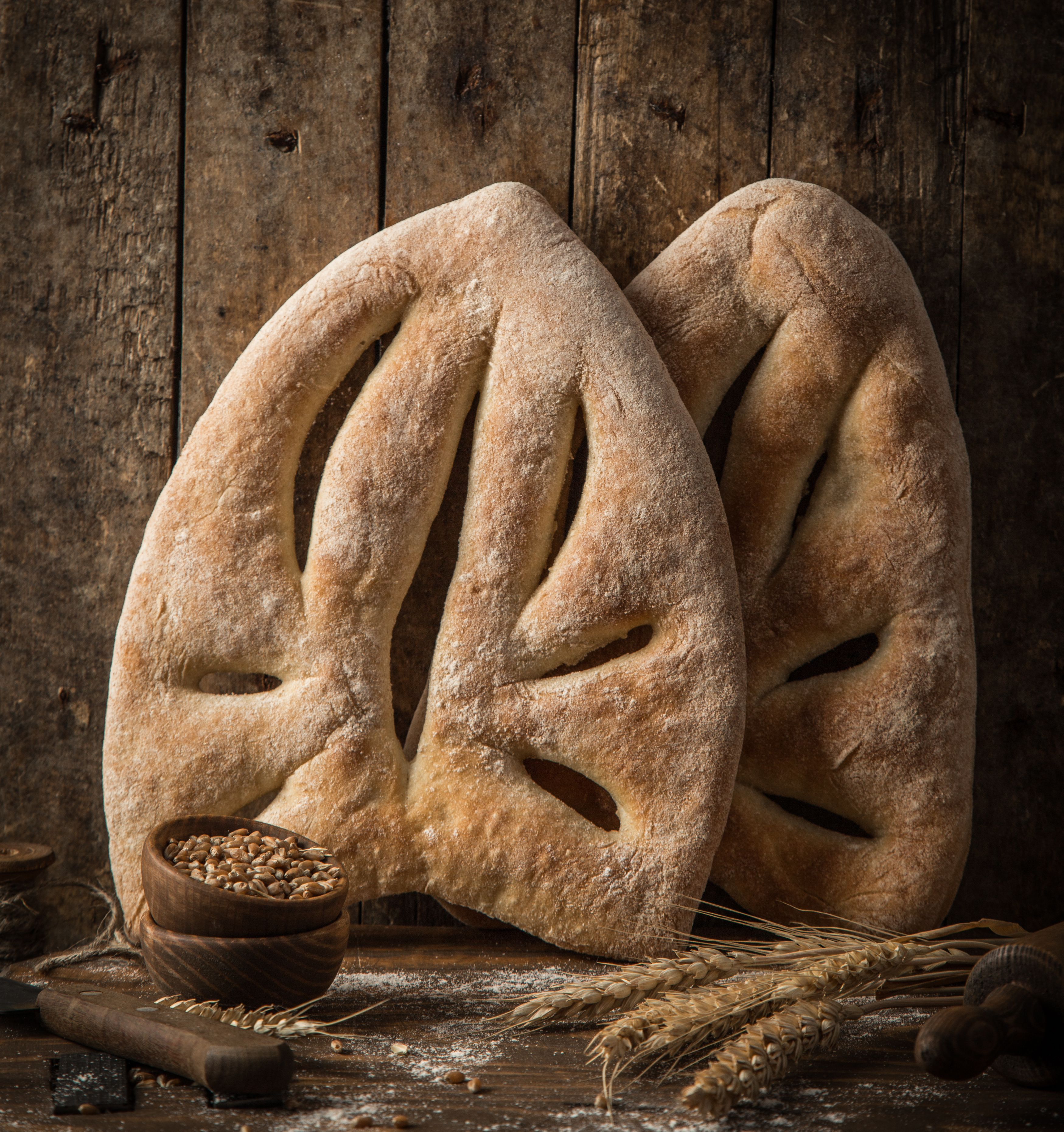 Прованский хлеб-лепешка фугасс с начинкой